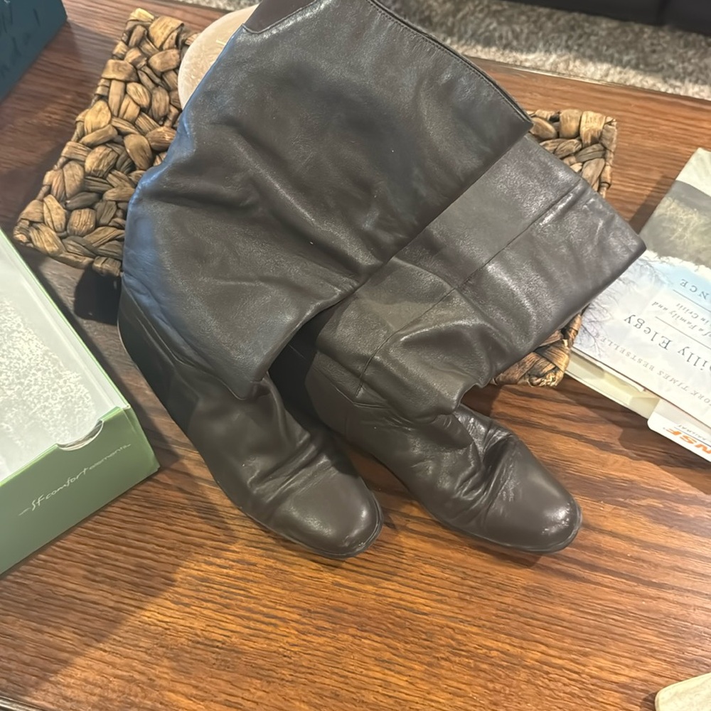 Women’s slouch boots